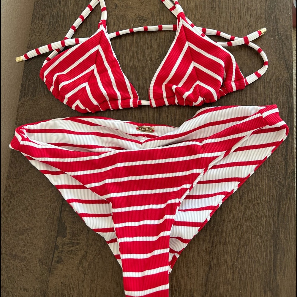 Beach Bunny 🐰 bikini set with Reversible bottoms - Small